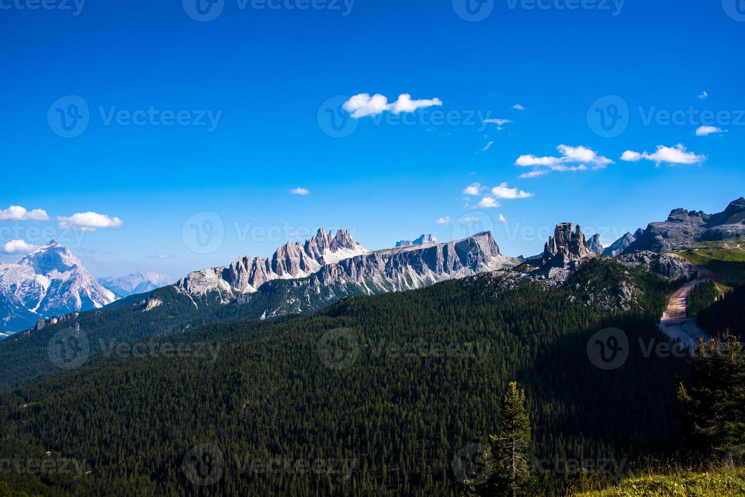 toppar av dolomiterna i Cortina d'ampezzo i Belluno, Veneto, Italien foto