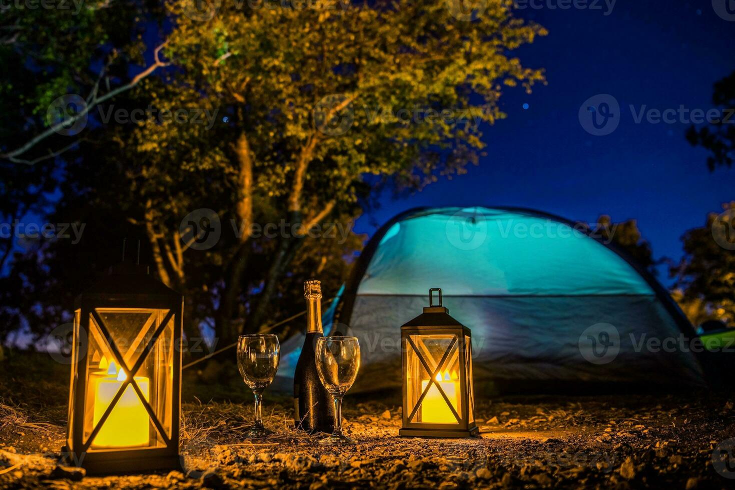 romantisk camping natt foto