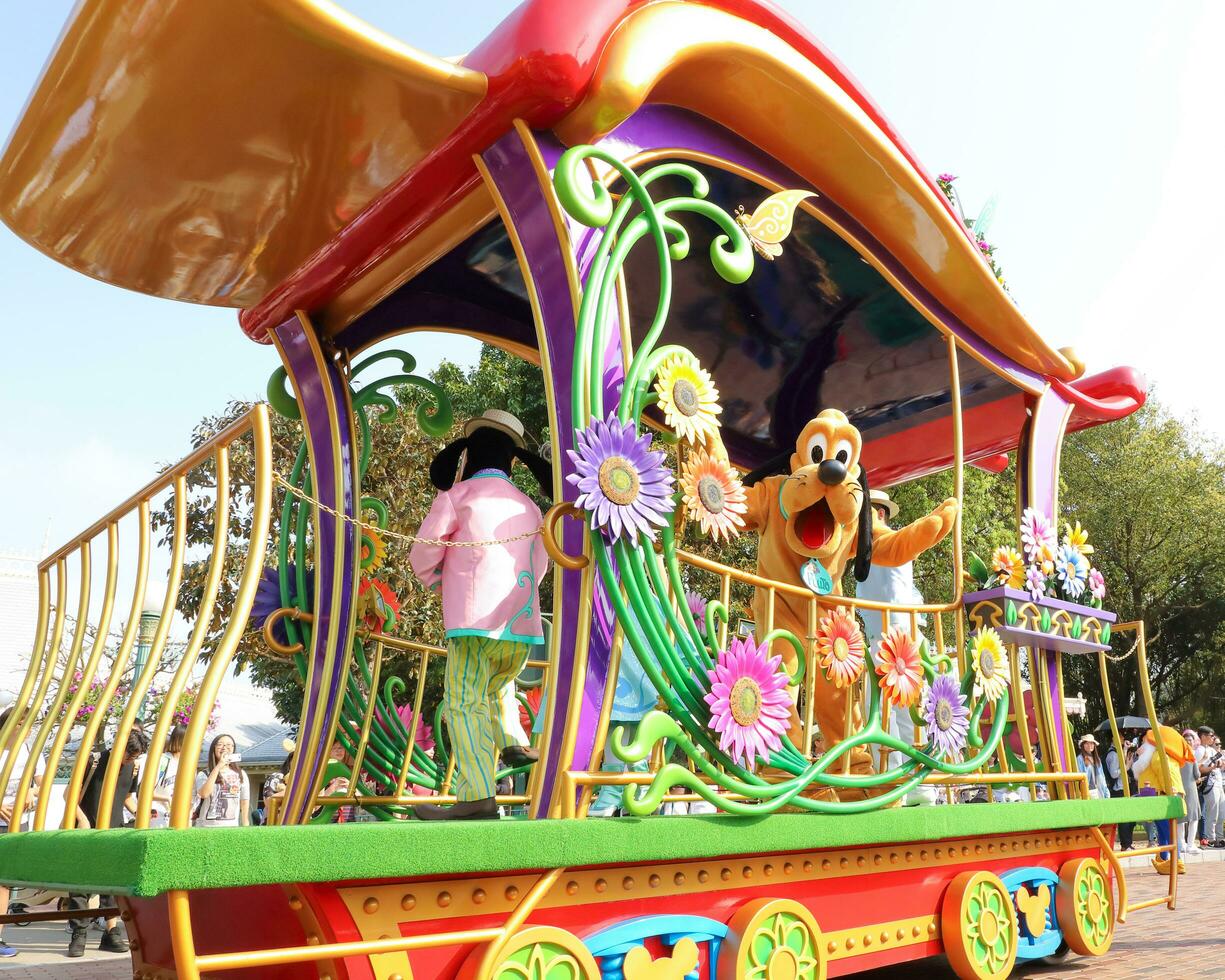 lantau ö, hong kong- april 05, 2017 - hong kong disneyland är en tema parkera belägen på återvunnen landa i öre bukt. foto