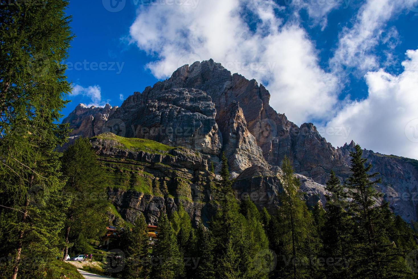 toppar av cortina d'ampezzo dolomiterna foto