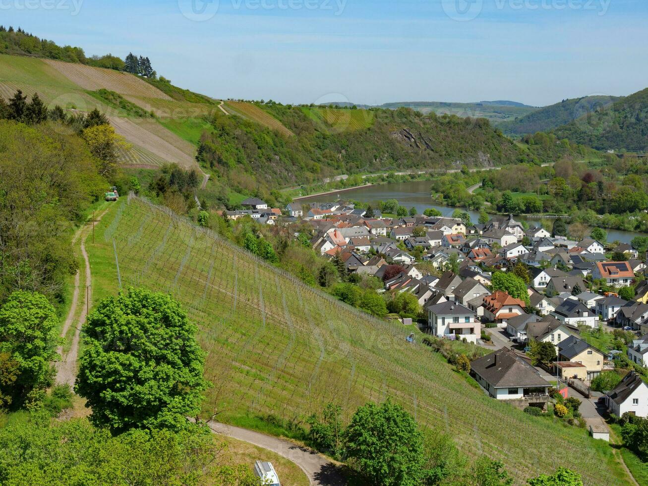 de små stad av saarburg på de saar flod i Tyskland foto