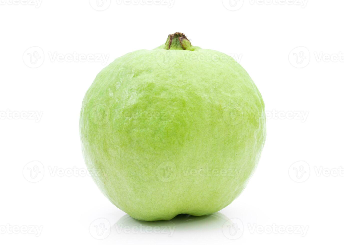 guava frukt på en vit bakgrund foto