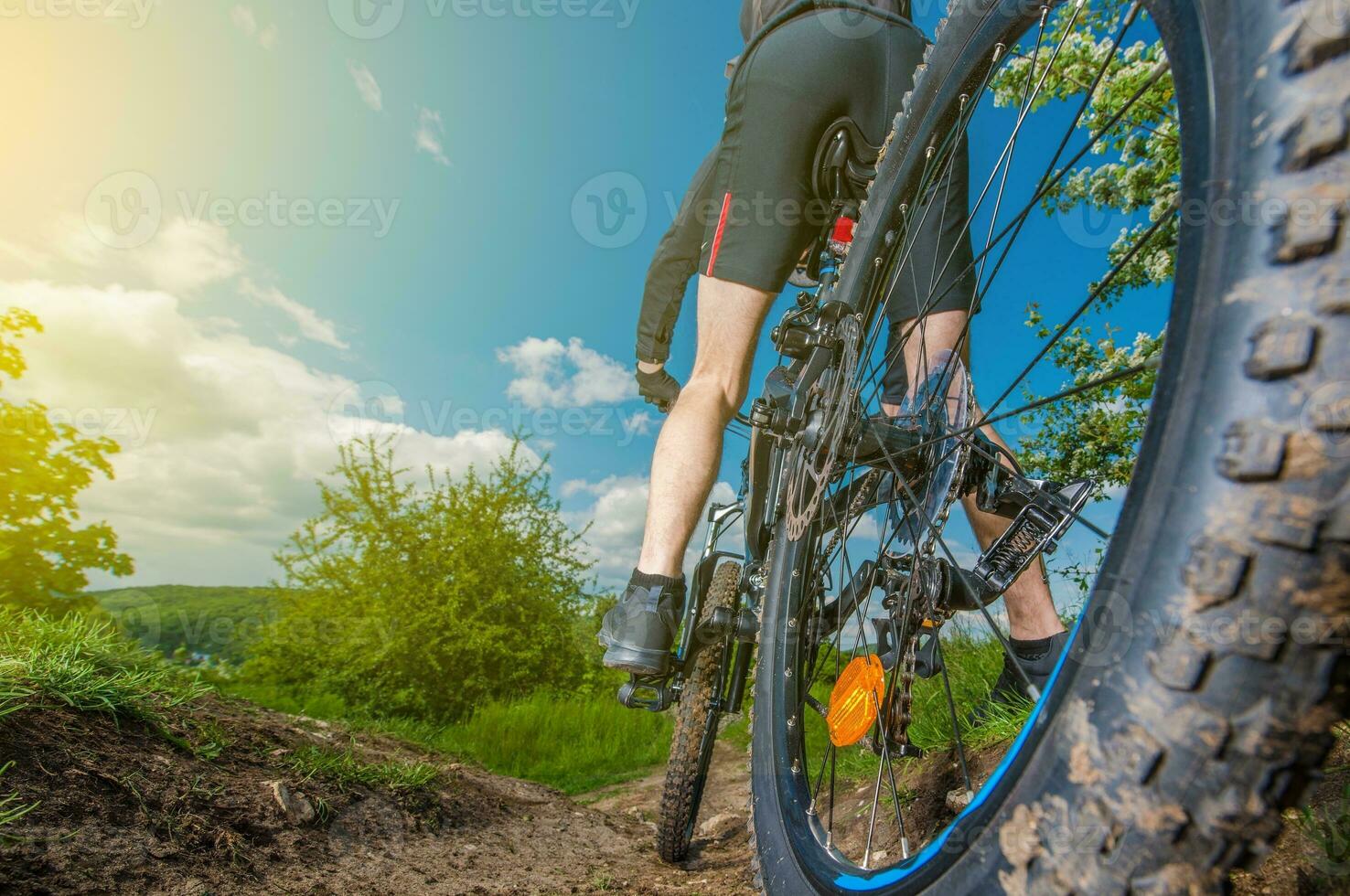 utför berg cykel rida foto