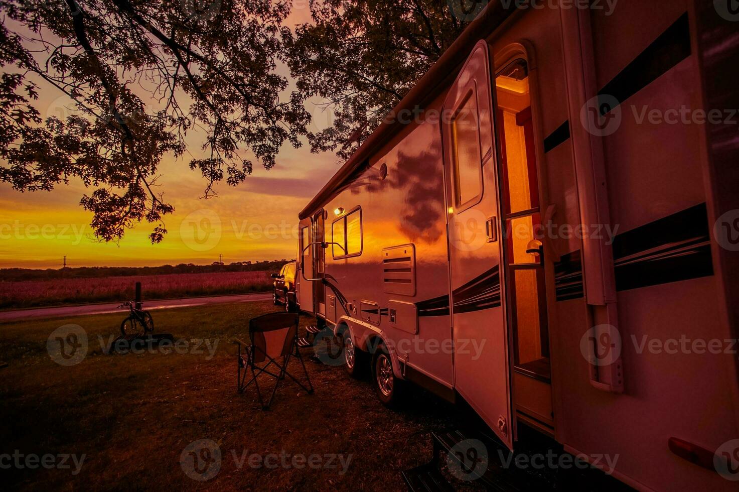 resa trailer camping fläck foto