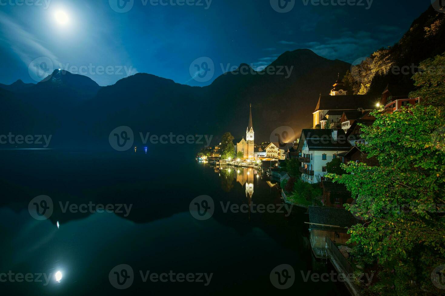 hallstatt österrike natt tid foto