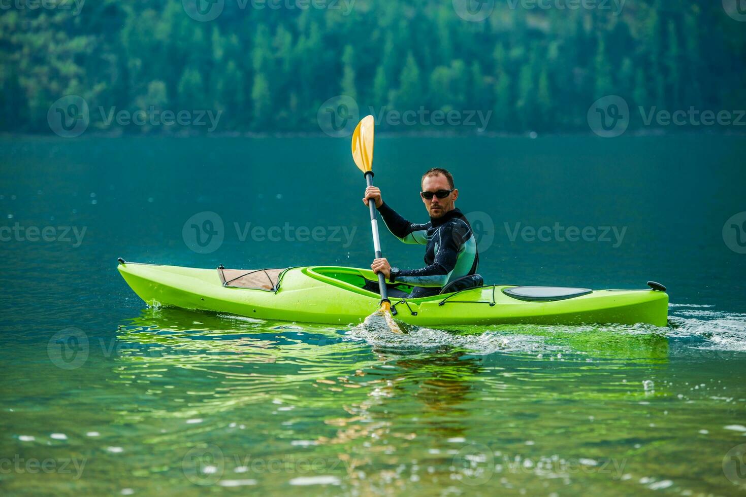 Kajakpaddling vatten sport foto