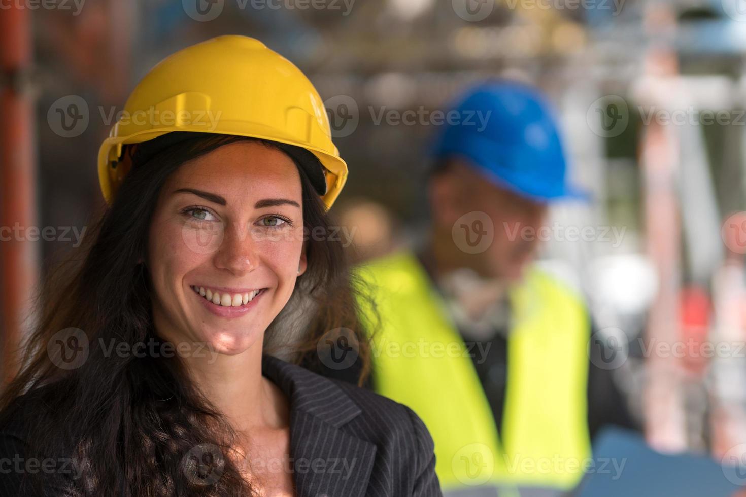 kvinna byggnadsingenjör närbild porträtt foto