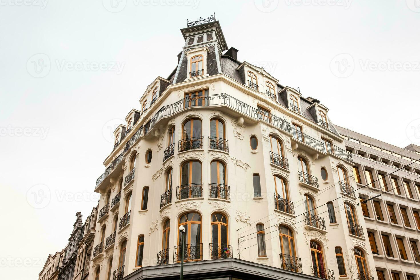 skön antik byggnad i bryssel stad Centrum foto