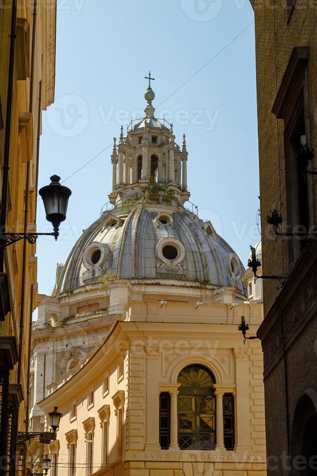 kyrkan Santa Maria di Loreto i Rom Italien foto