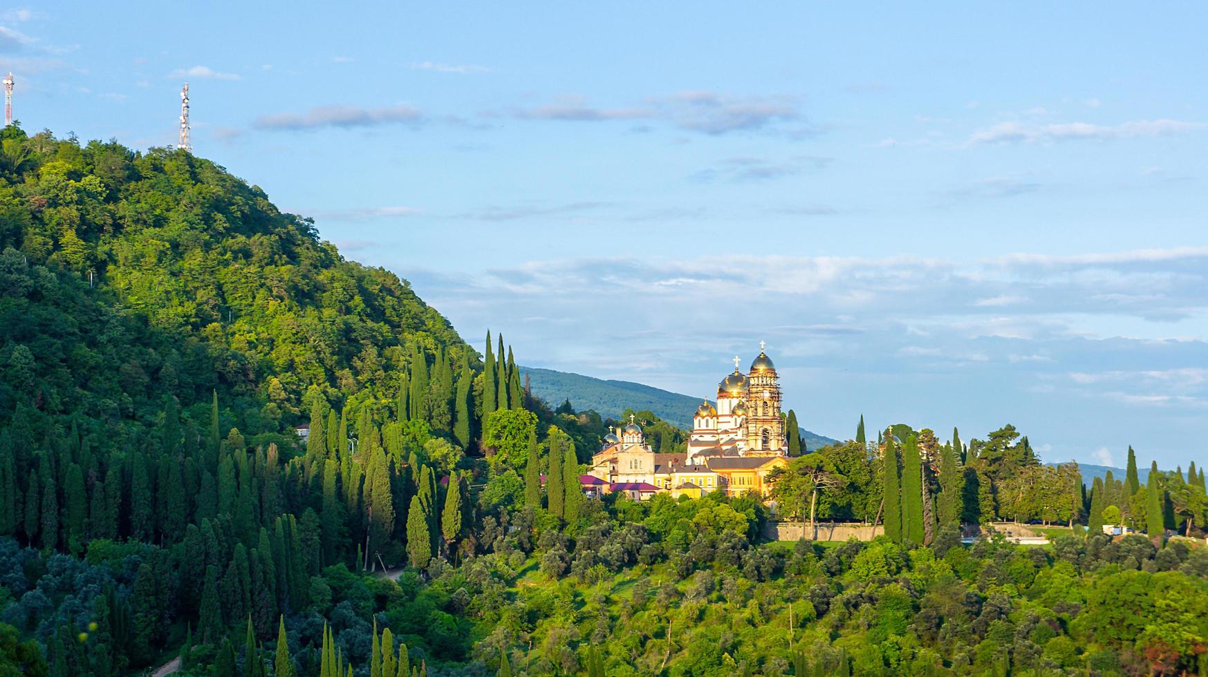 landskap med utsikt över det nya Athos-klostret foto