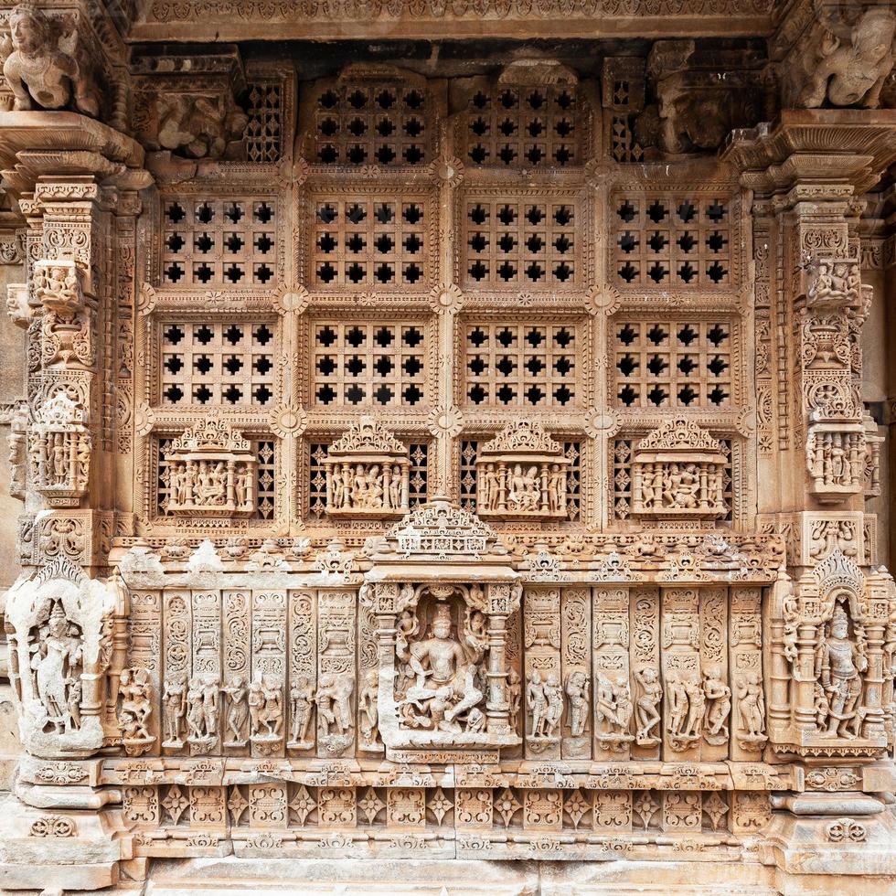 sahastra bahu tempel i udaipur, rajasthan, indien foto