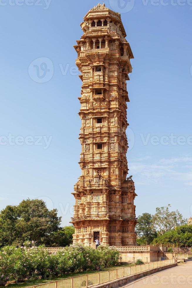 torn i chittorgarh fort, rajasthan, indien foto