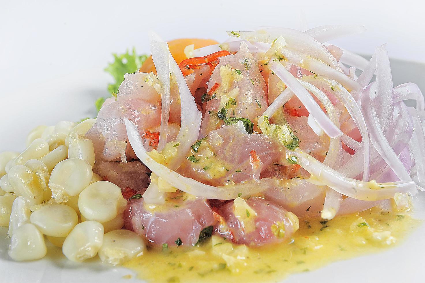 ceviche maträtt symbol för peruansk gastronomi foto