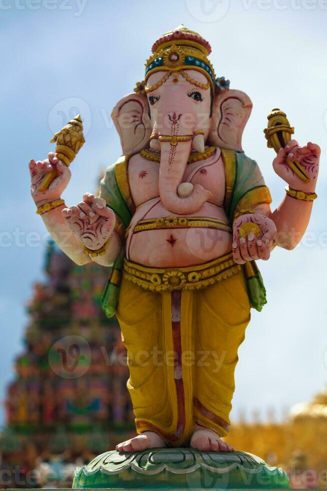 staty av ganesh i en tempel foto