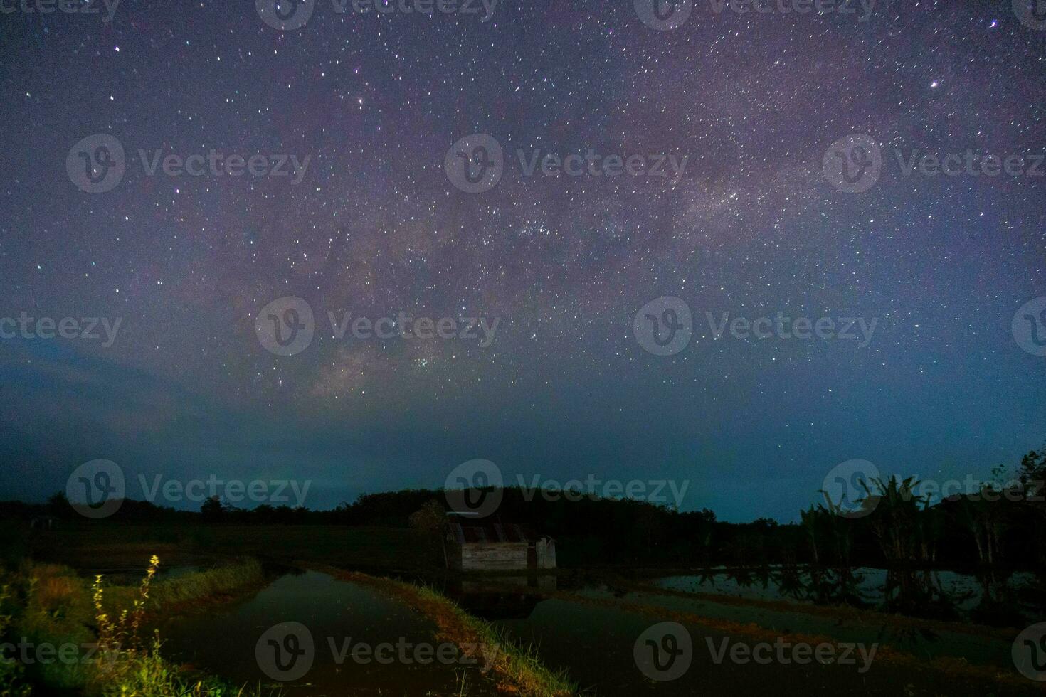 skön morgon- se indonesien panorama landskap irländare fält med skönhet Färg och himmel naturlig ljus foto