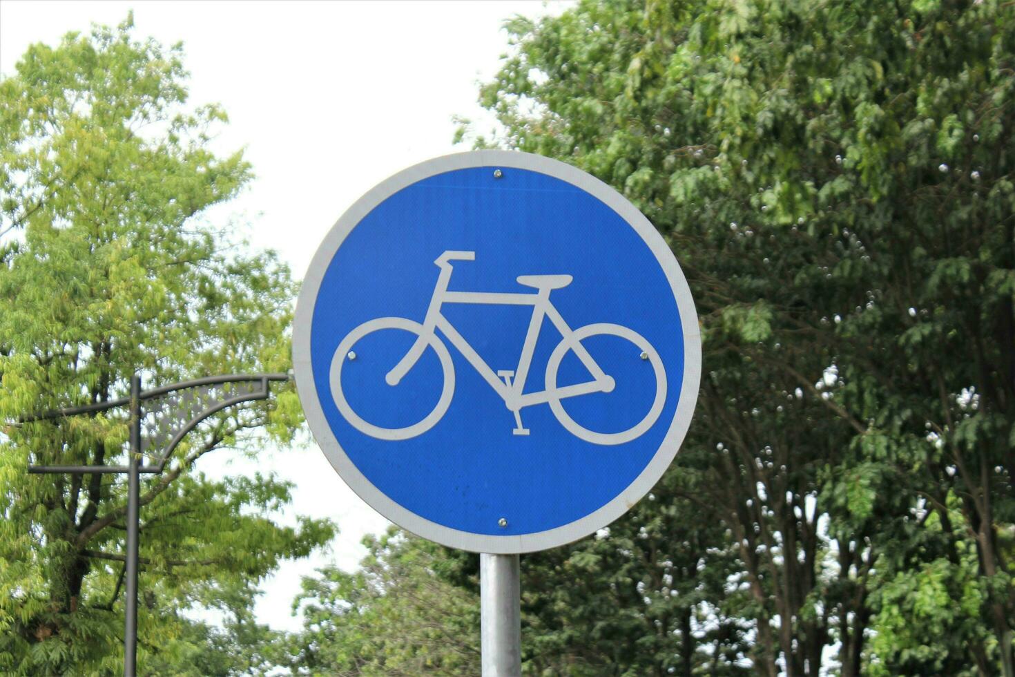 jakarta, Indonesien-23 april 2023 cykel körfält tecken foto