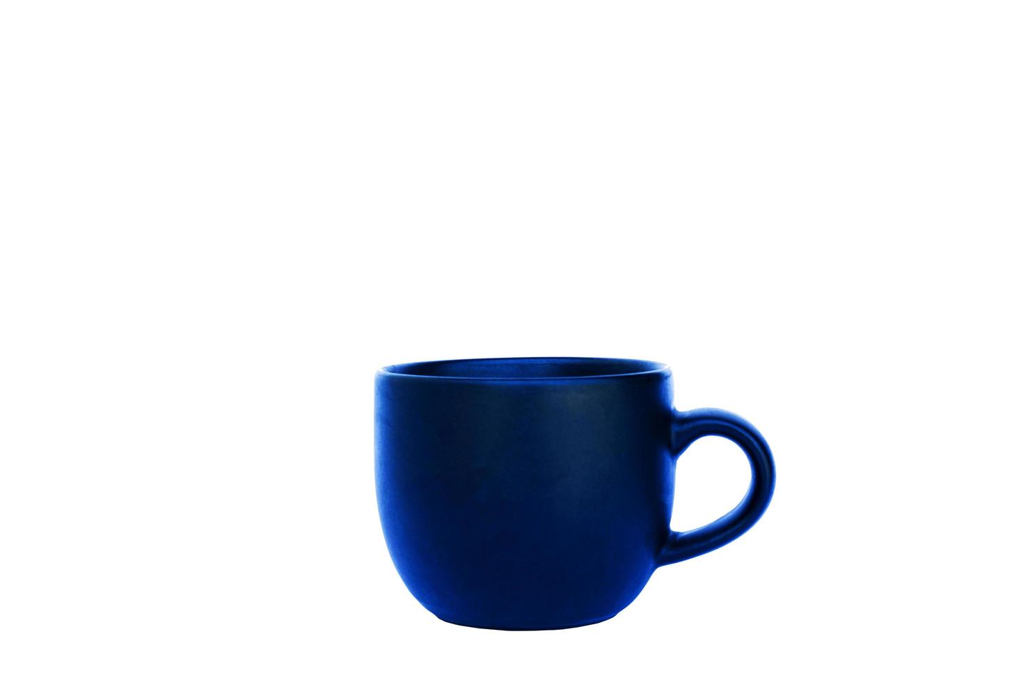 blå kopp isolerad på vit bakgrund med urklippsbana foto