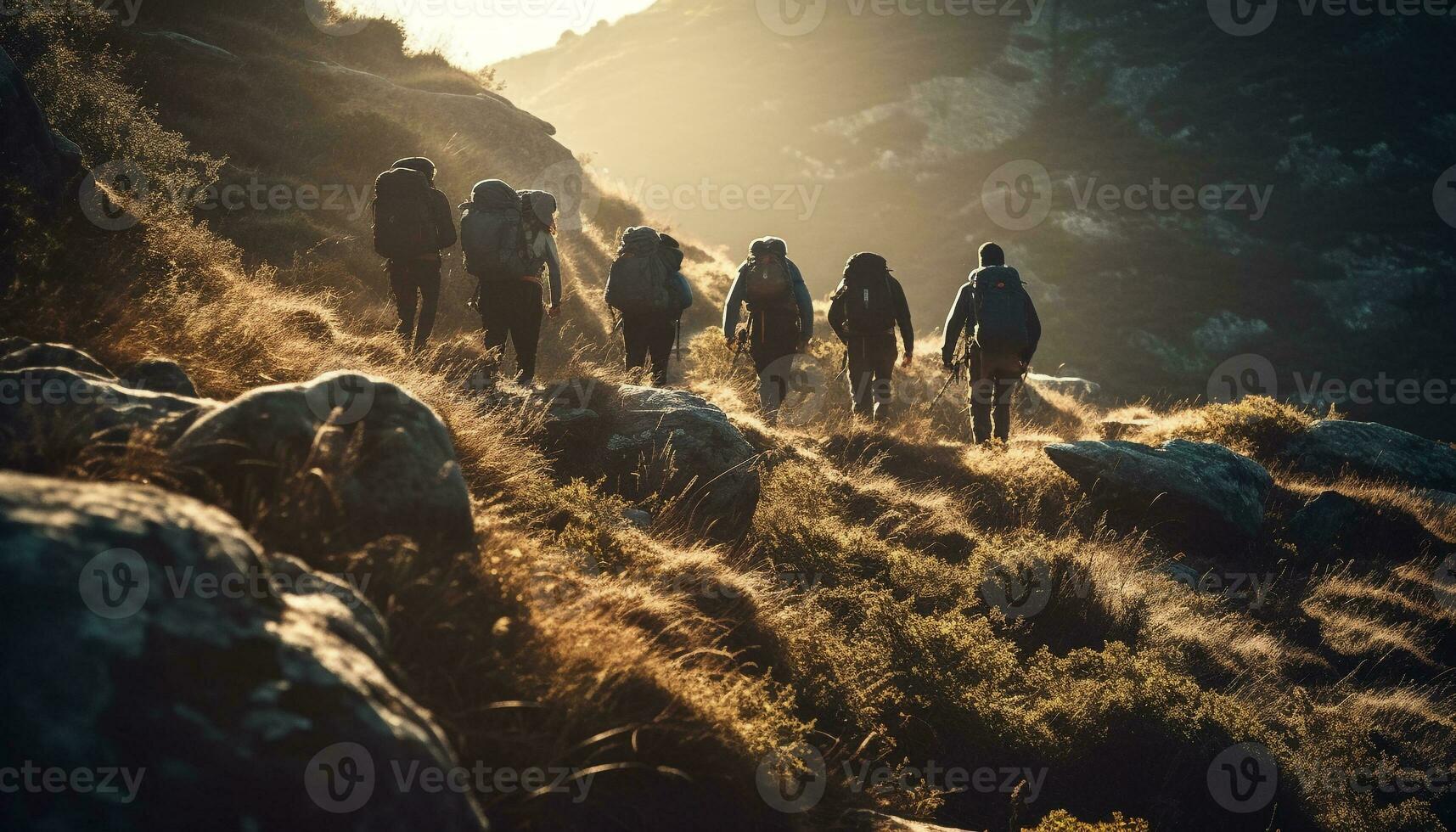 män och kvinnor vandring berg spår på soluppgång genererad förbi ai foto