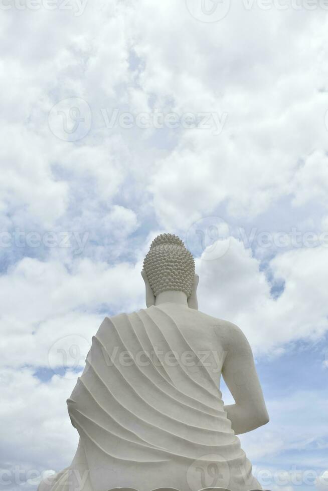 buddha - en tillbedjare av icke-våld foto