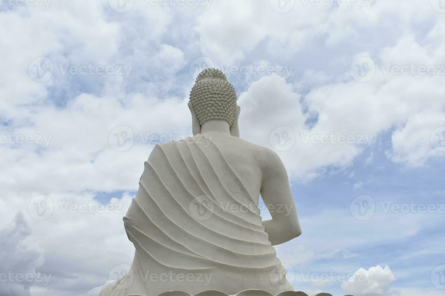 buddha - en tillbedjare av icke-våld foto