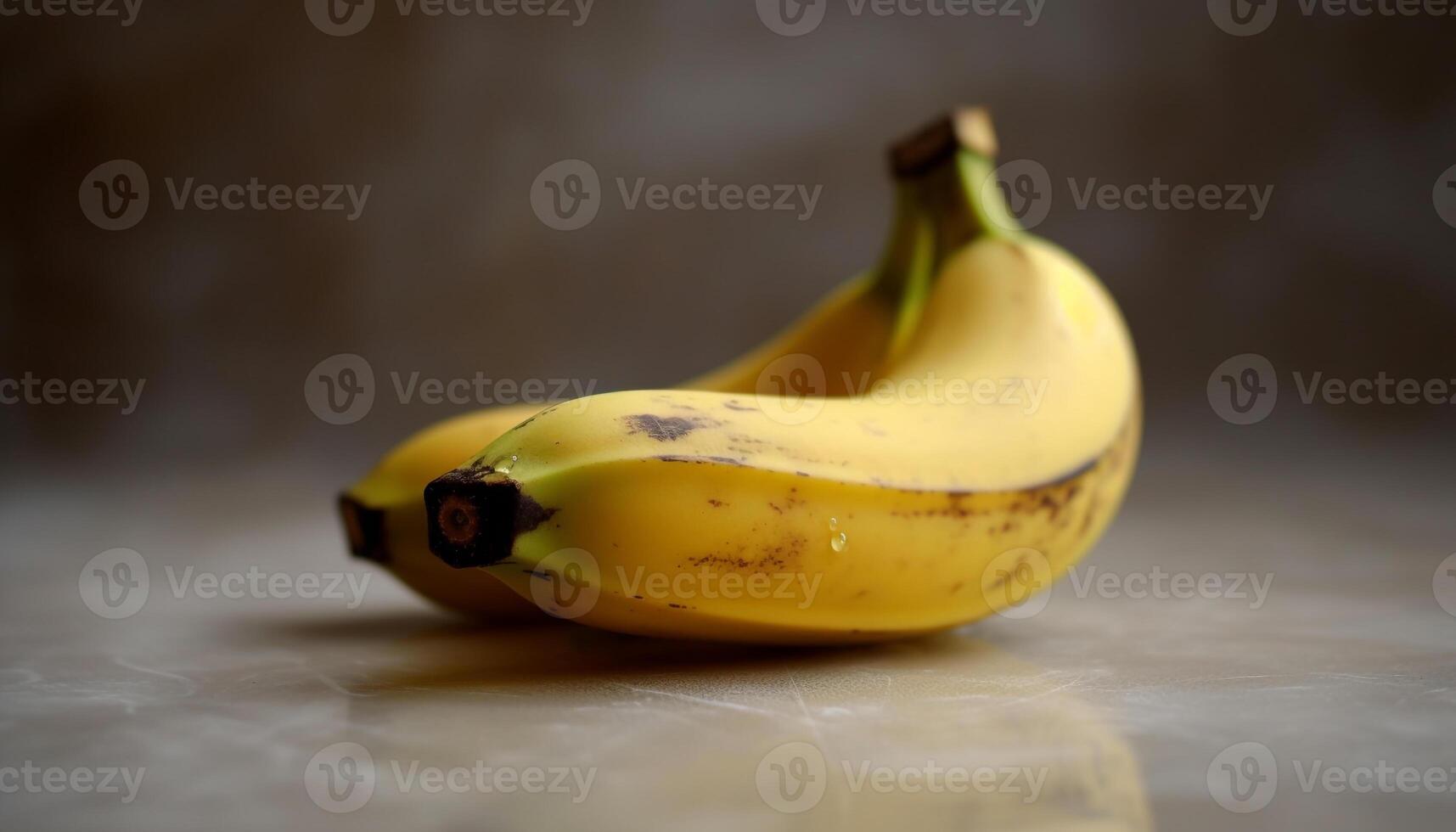 mogen organisk banan, en friska mellanmål på en trä- tabell genererad förbi ai foto