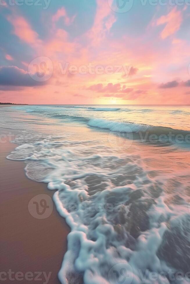 en lugn strand scen på skymning, med mjuk pastell färger målning de himmel och de mild ljud av vågor läppande mot de Strand. ai generativ foto