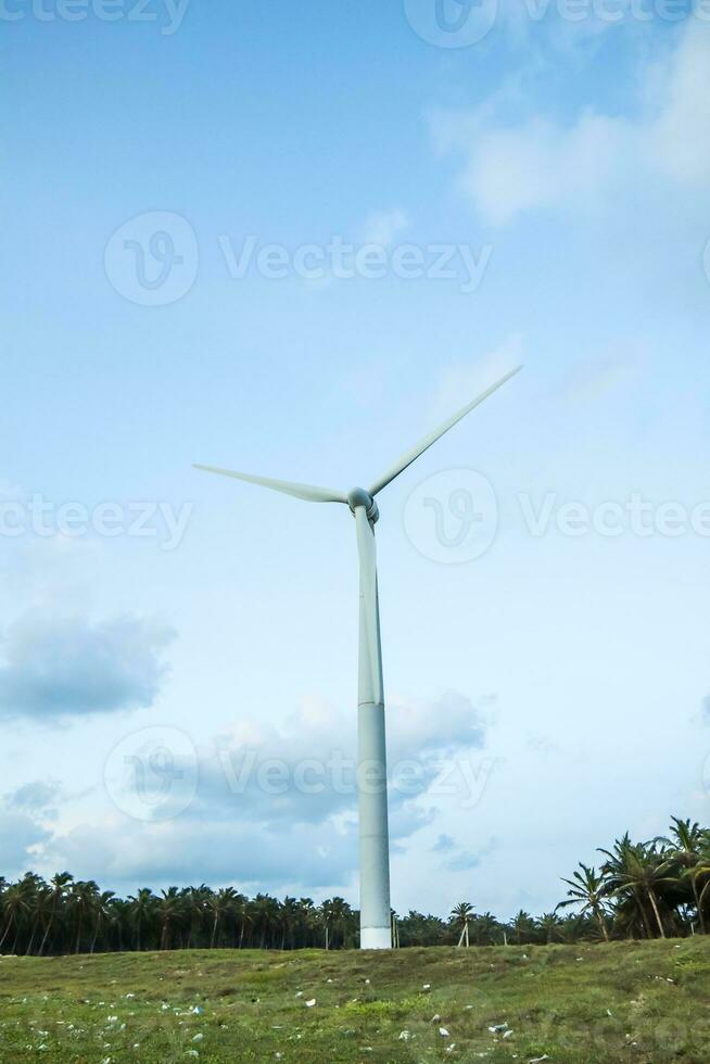 vind turbin för elektrisk kraft produktion foto