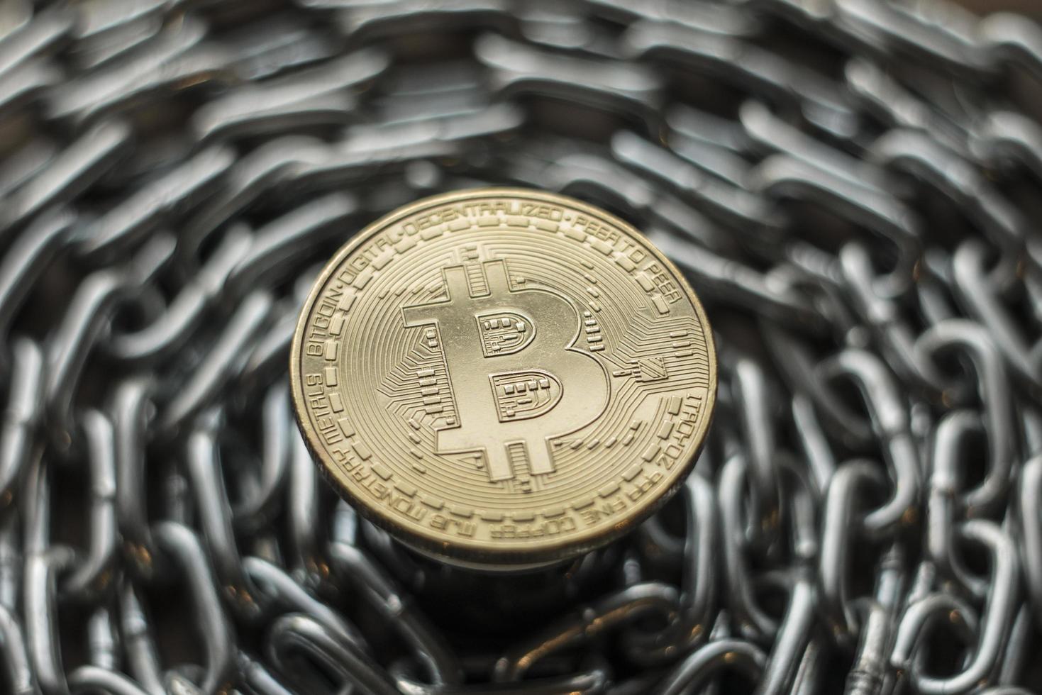 bitcoin mynt på kedjan tapet foto