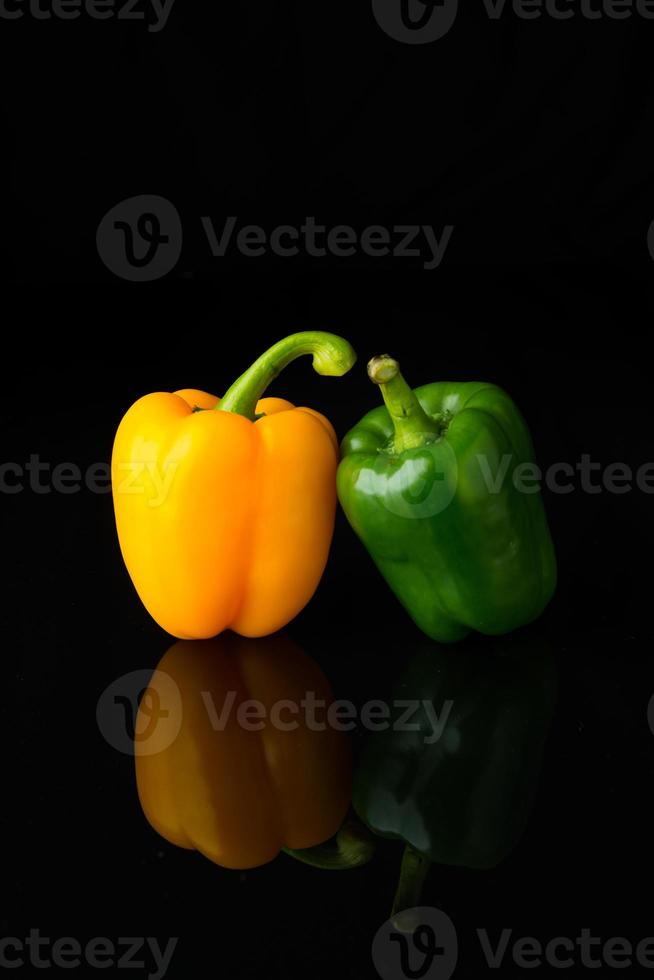 närbild paprika på svart foto