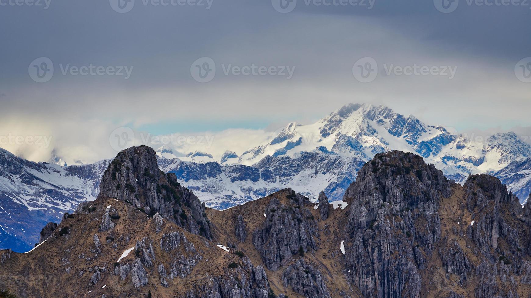 Monte-skam i de västra alperna i Rhaith i Italien foto