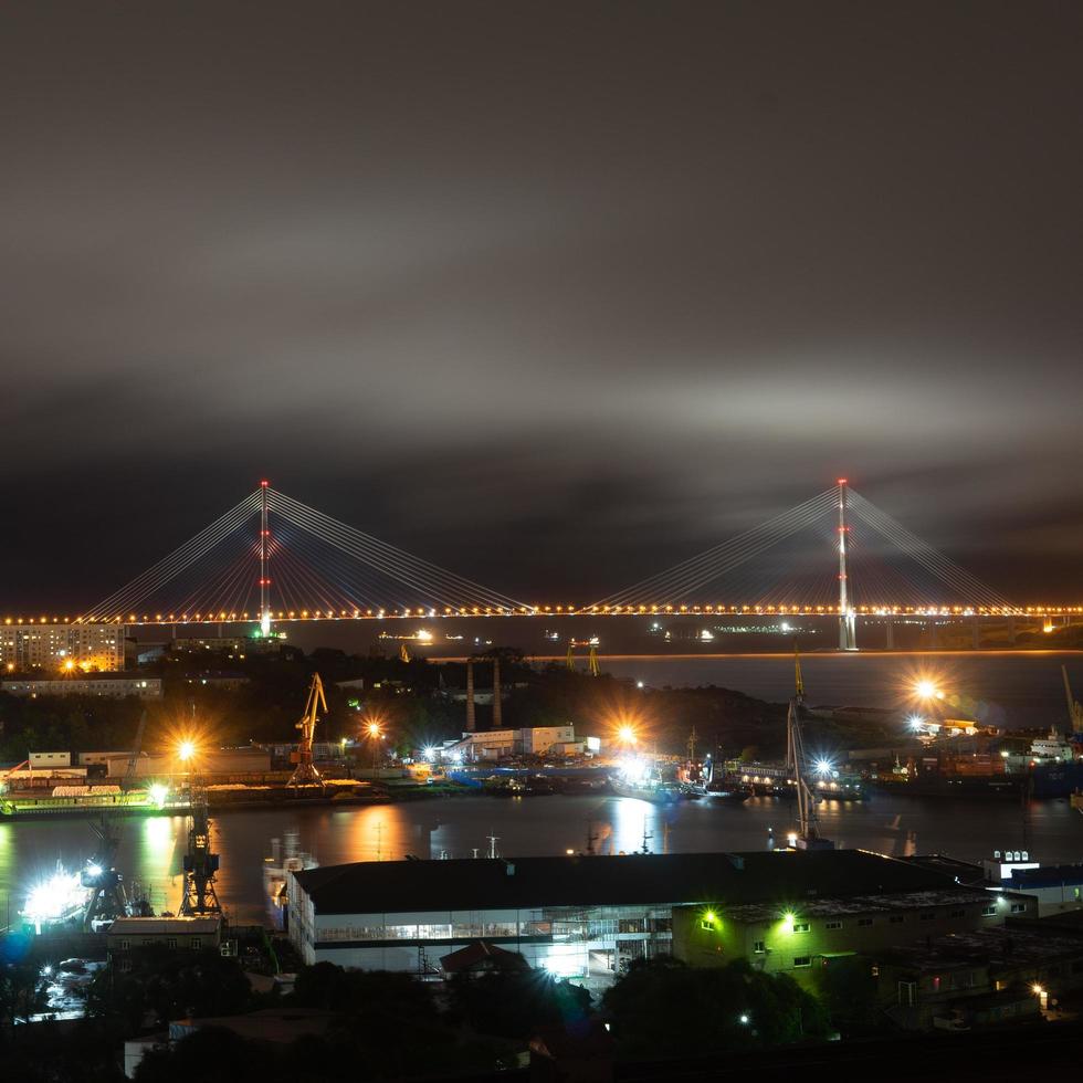 nattlandskap i Vladivostok stadslandskap foto