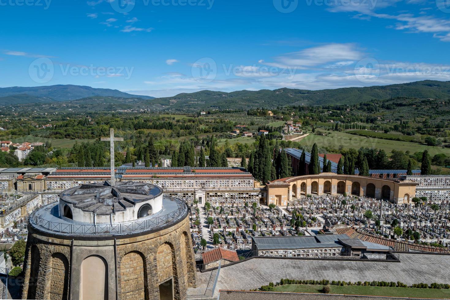 utsikt över kyrkogården i Arezzo foto