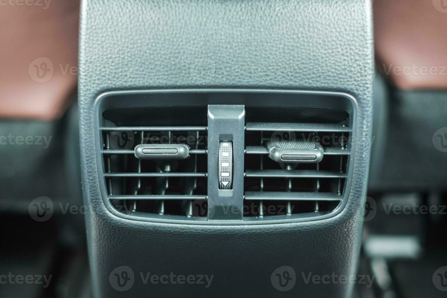 luftkonditioneringens kylsystem inuti bilen. justera, temperatur och transportkoncept foto