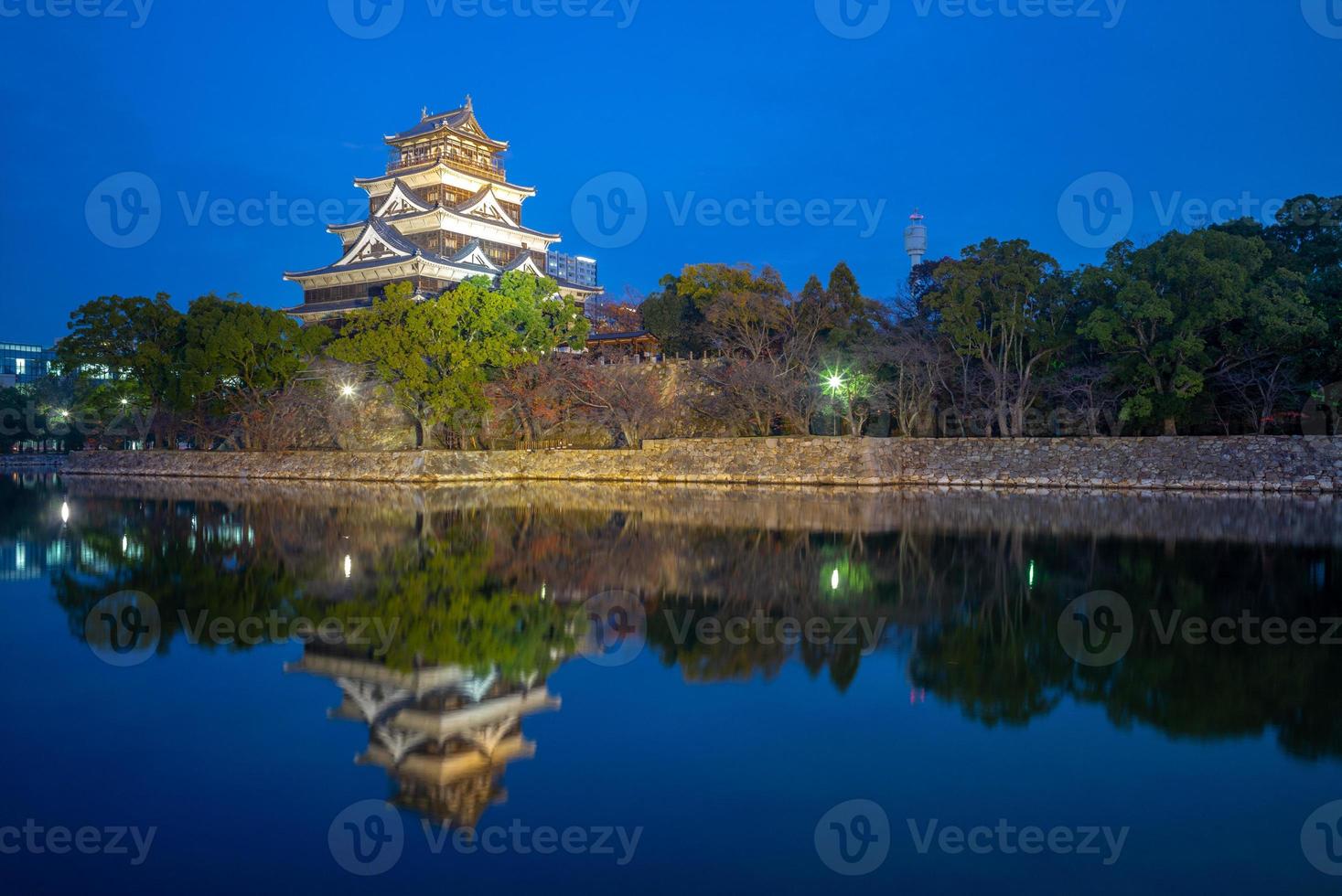 hiroshima slott aka karpslott på hiroshima i japan foto