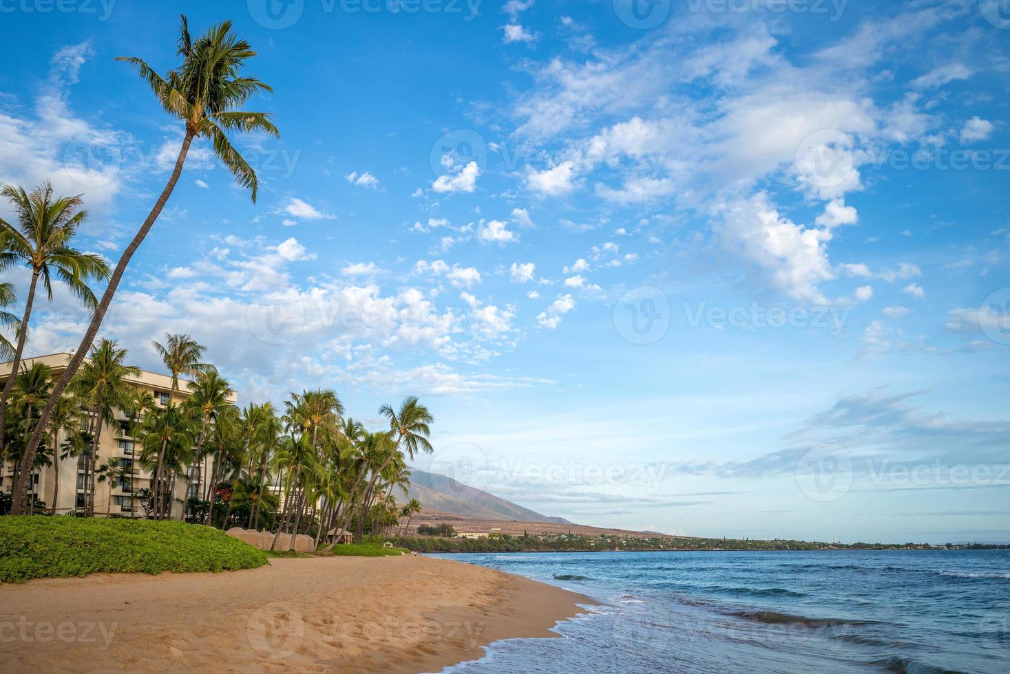 landskap vid kaanapali beach på maui island, hawaii, oss foto