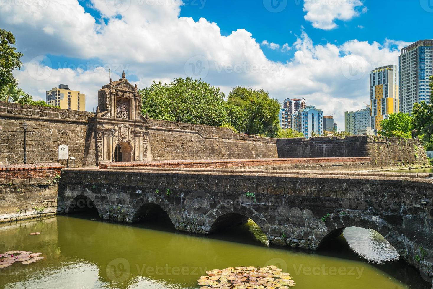 huvudporten till fort santiago i manila, filippinerna foto