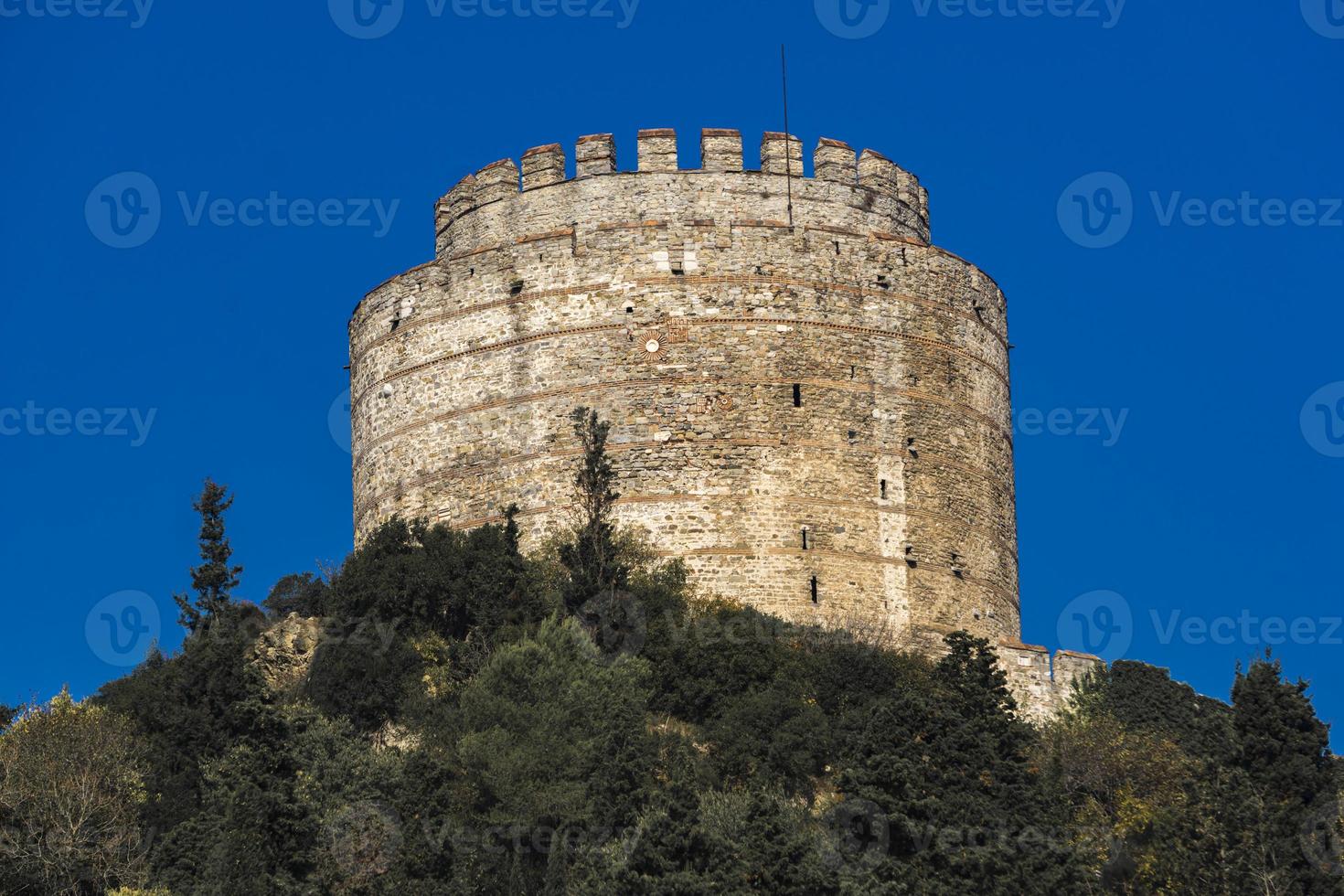 rumänskt slott vid de europeiska bankerna av Bosporen i Istanbul Turkiet foto