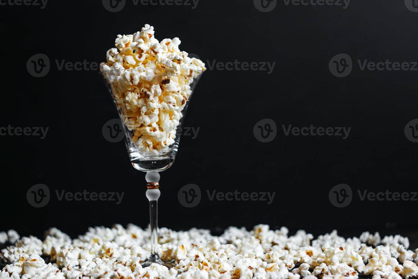 utsökt saltad popcorn foto