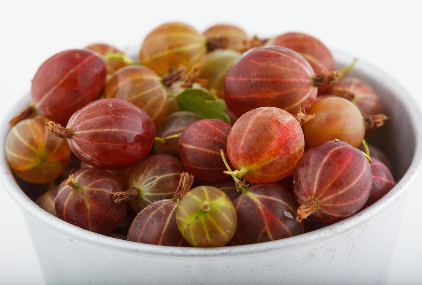 krusbär råa frukter från bioträdgårds sommarsmak foto