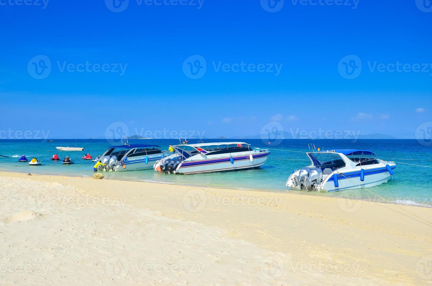 kryssningsfartyg tropisk strand phuket thailand andaman havet foto