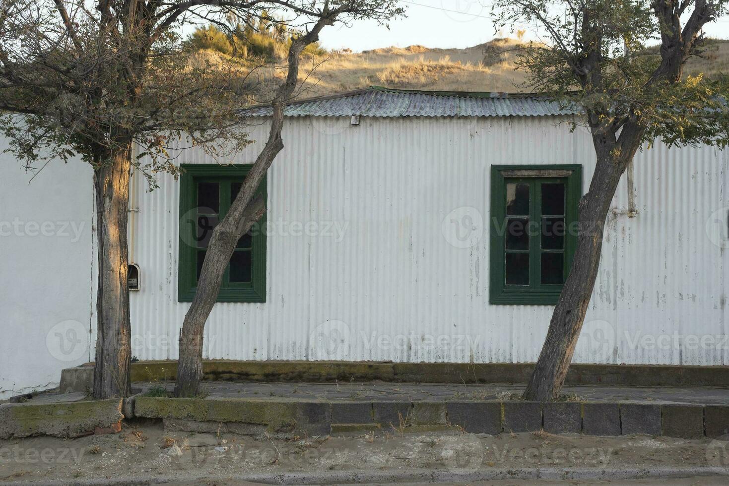 pittoresk typisk konstruktion i de stad av puerto piramider, halvö valdes, chubut provins, patagonien, argentina. foto