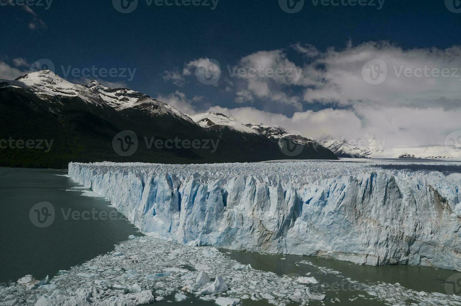 perito moreno glaciär, los glaciärer nationell parkera, santa cruz provins, patagonien argentina. foto