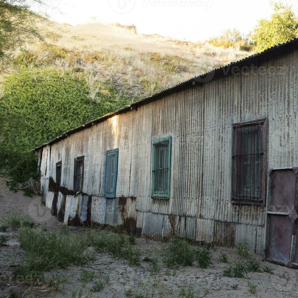 pittoresk typisk konstruktion i de stad av puerto piramider, halvö valdes, chubut provins, patagonien, argentina. foto