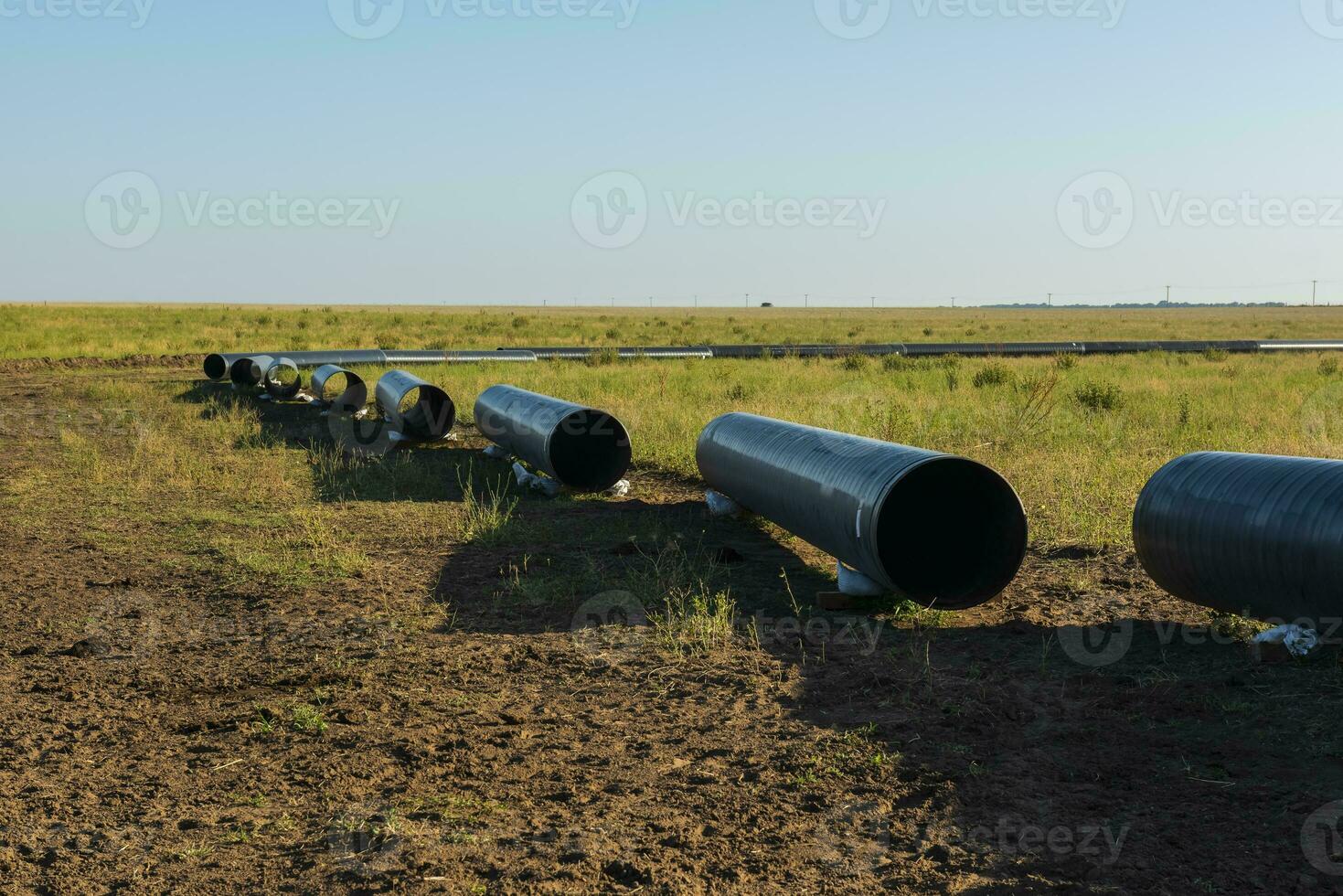 gas rörledning konstruktion, la pampa provins , patagonien, argentina. foto