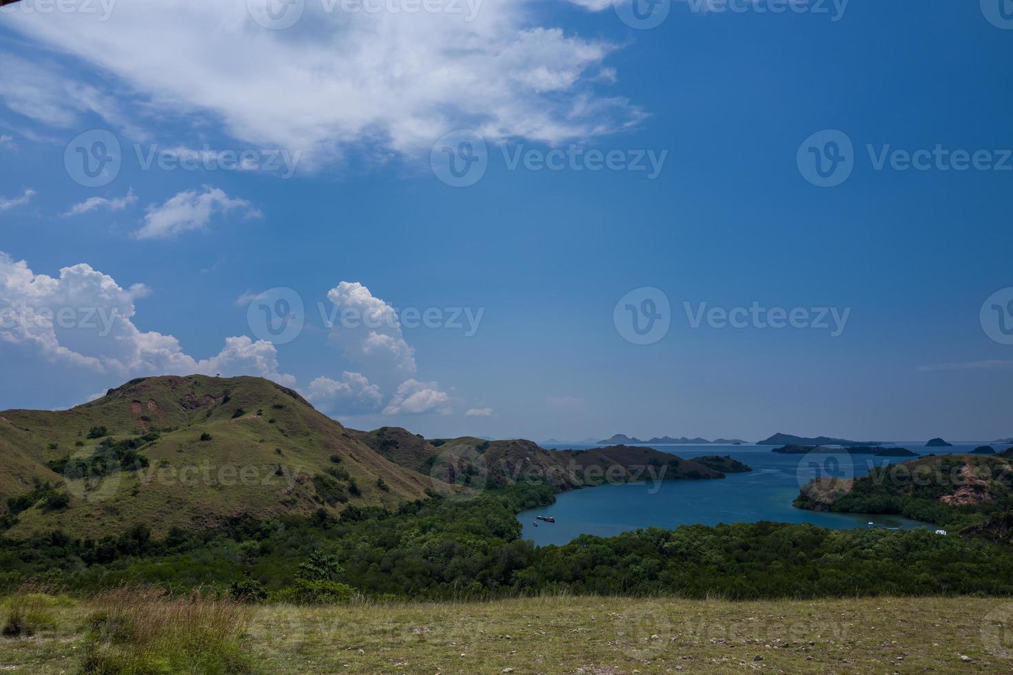 rinca island i indonesien foto