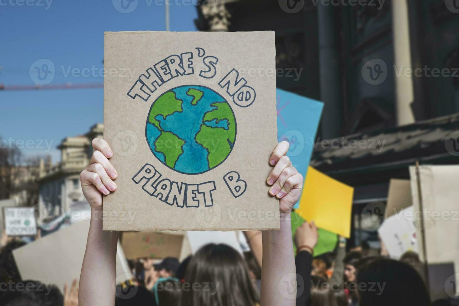 där är Nej planet b affisch krav under en gata protest för klimat förändra, fredagar för framtida foto