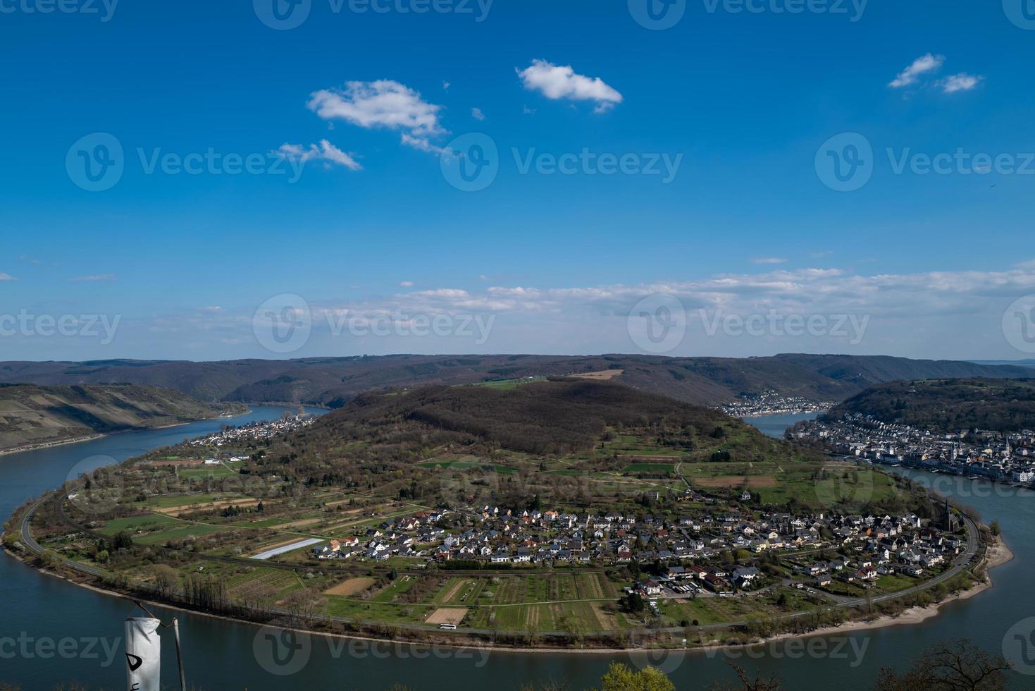 staden Boppard vid det tyska Rhenområdet foto