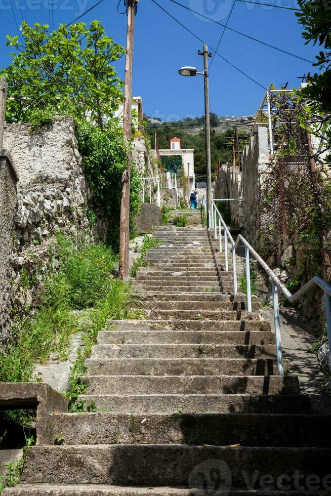 de skön brant gränder av dubrovnik stad foto