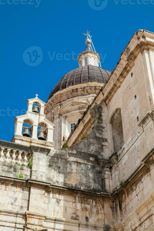 kupol och klockorna av de dubrovnik katedral foto