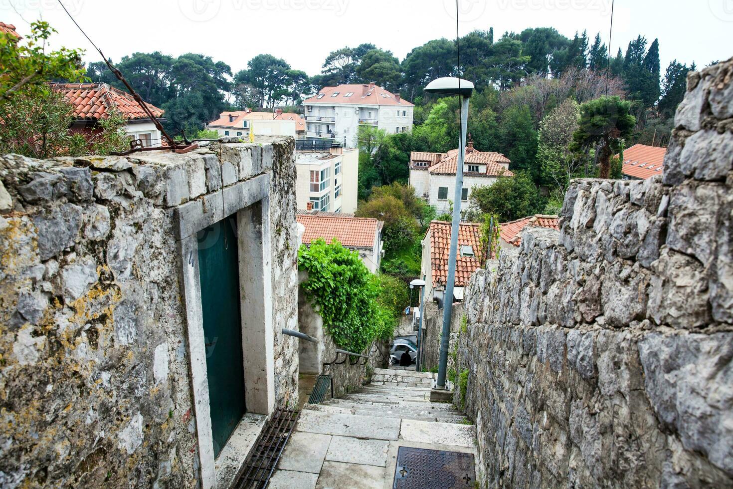 de skön gränder av dubrovnik stad foto